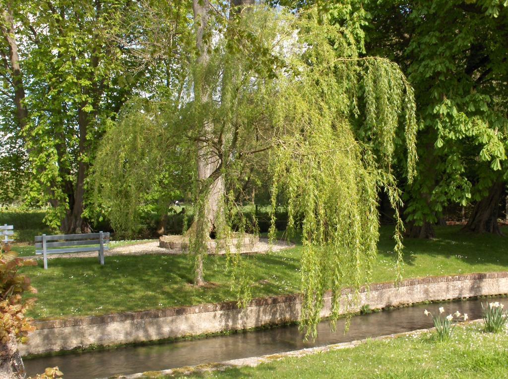 Logis - Hotel & Restaurant Moulin Des Forges Saint-Omer-en-Chaussee Ngoại thất bức ảnh